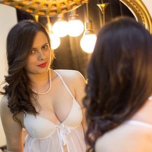 Model - VanesaDave friendly