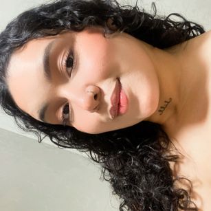 Model - Sasccha Salazar divertida