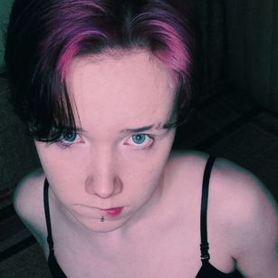 Model - Monica skinny