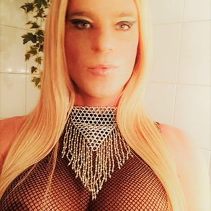 Model - Melissa Glamour TS Blonde