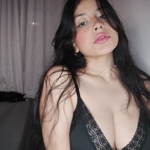 Model - Mia Saenz bigass