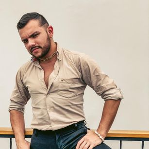 Model - Simon bigass