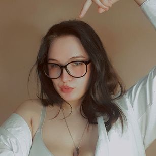 Model - Mistress Kira fetish