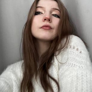 Model - Melissa cute