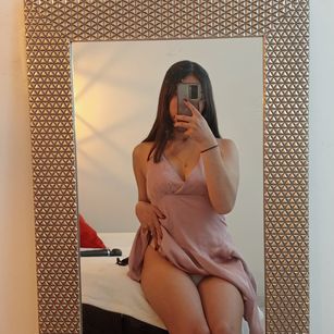 Model - Megara Polifem latina