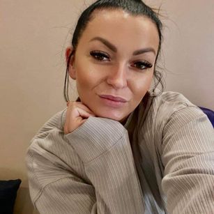 Model - Nela gray ass