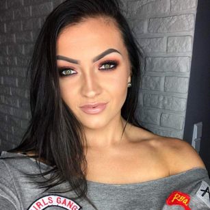 Model - Nela gray leather