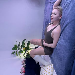 Model - MileyCyrus shy