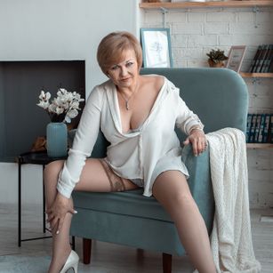 Model - Shalliya spit