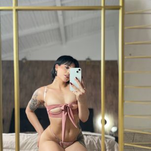 Model - Silvialia squirt