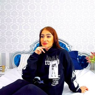 Model - ArielFlame bigass