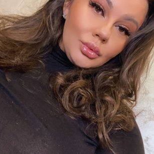 Model - Sascha Blosom findom