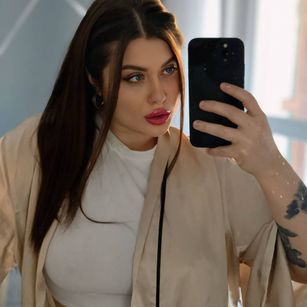 Model - Lina_XO deepthroat