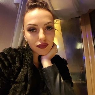 Model - MISTRESS Julia 10