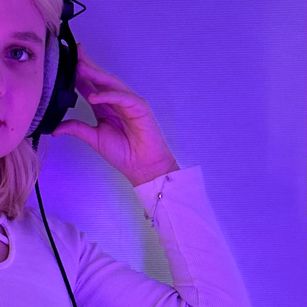 Model - EvangelinaRay dildo