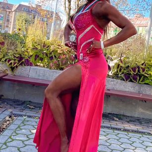 Model - StellaSalvador milf