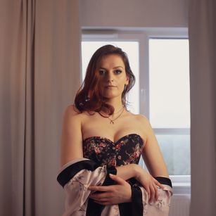 Model - Nadine findom