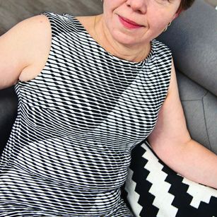 Model - Adele pantyhose