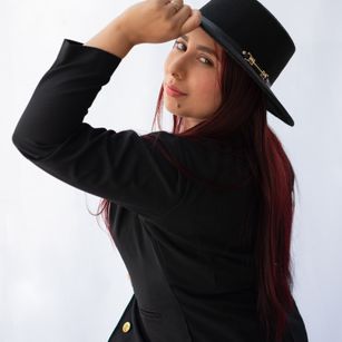 Model - paulina castro squirt