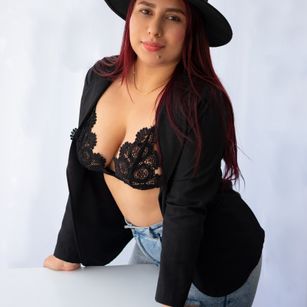 Model - paulina castro latina