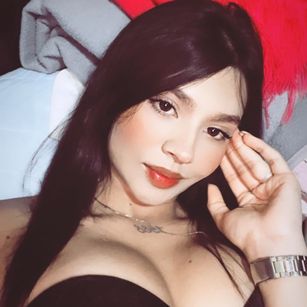 Model - Esmeralda Danwort brunette