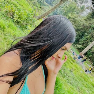 Model - Esmeralda Danwort bigass