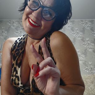 Model - LaliaMia brunette