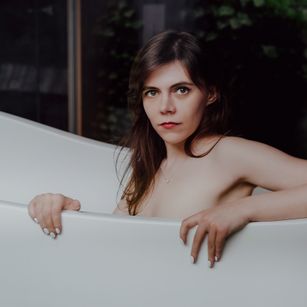 Model - Monique handcuffs