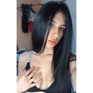 Model - Sara_Queen boobs