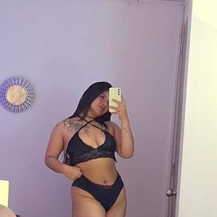 Model - IvonneQueen bigass