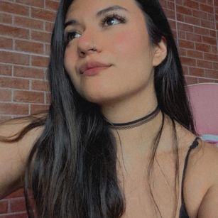 Model - IvonneQueen squirt