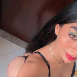 Model - Abby Gray oil