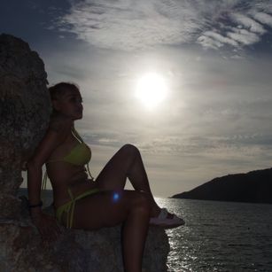 Model - Bonnie dildo