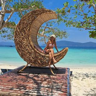 Model - Bonnie small