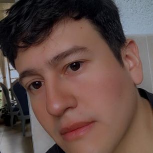 Model - oliver_price1 LUSH