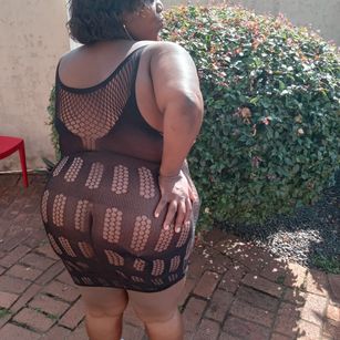 Model - SexyBustyWendy tall