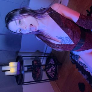 Model - Nikita Foxxx skinny