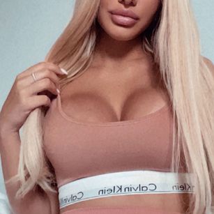 Model - Noemi_ Blonde