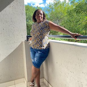 Model - Ebony Goddesss tits