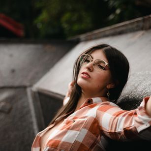 Model - Olivia Falcon latina