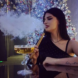 Model - MoonCat bigboobs