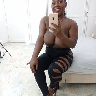 Model - Aurora Bolt dirtytalk