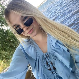 Model - LouiseMiler tits