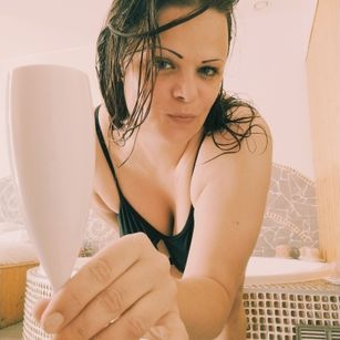 Model - JennyDeliss lick