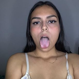 Model - majo05 gargantaprofunda