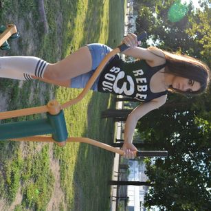 Model - AliceeeSweet boobs