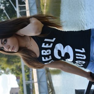 Model - AliceeeSweet petite