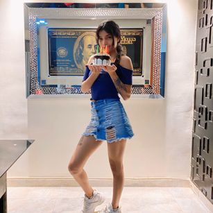 Model - ValeryAmell anal