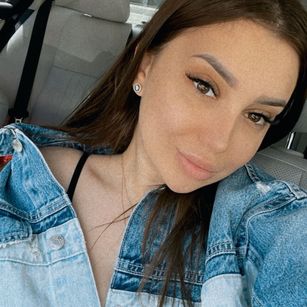 Model - AnnaSage bigass