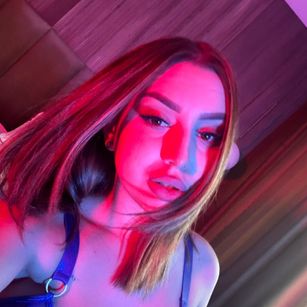 Model - AnnaSage bigboobs